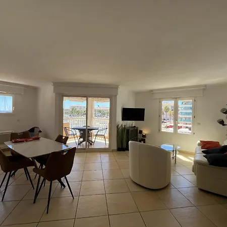 Appartement Port Attache T2, 50 M2, Magnifique Vue Port Fréjus