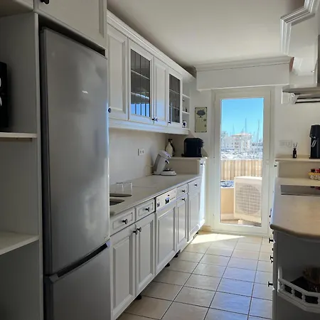 Appartement Port Attache T2, 50 M2, Magnifique Vue Port *
